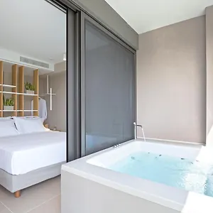 Noemie Luxury Aparthotel