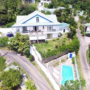 https://villa-roscia.maheislandhotels.com